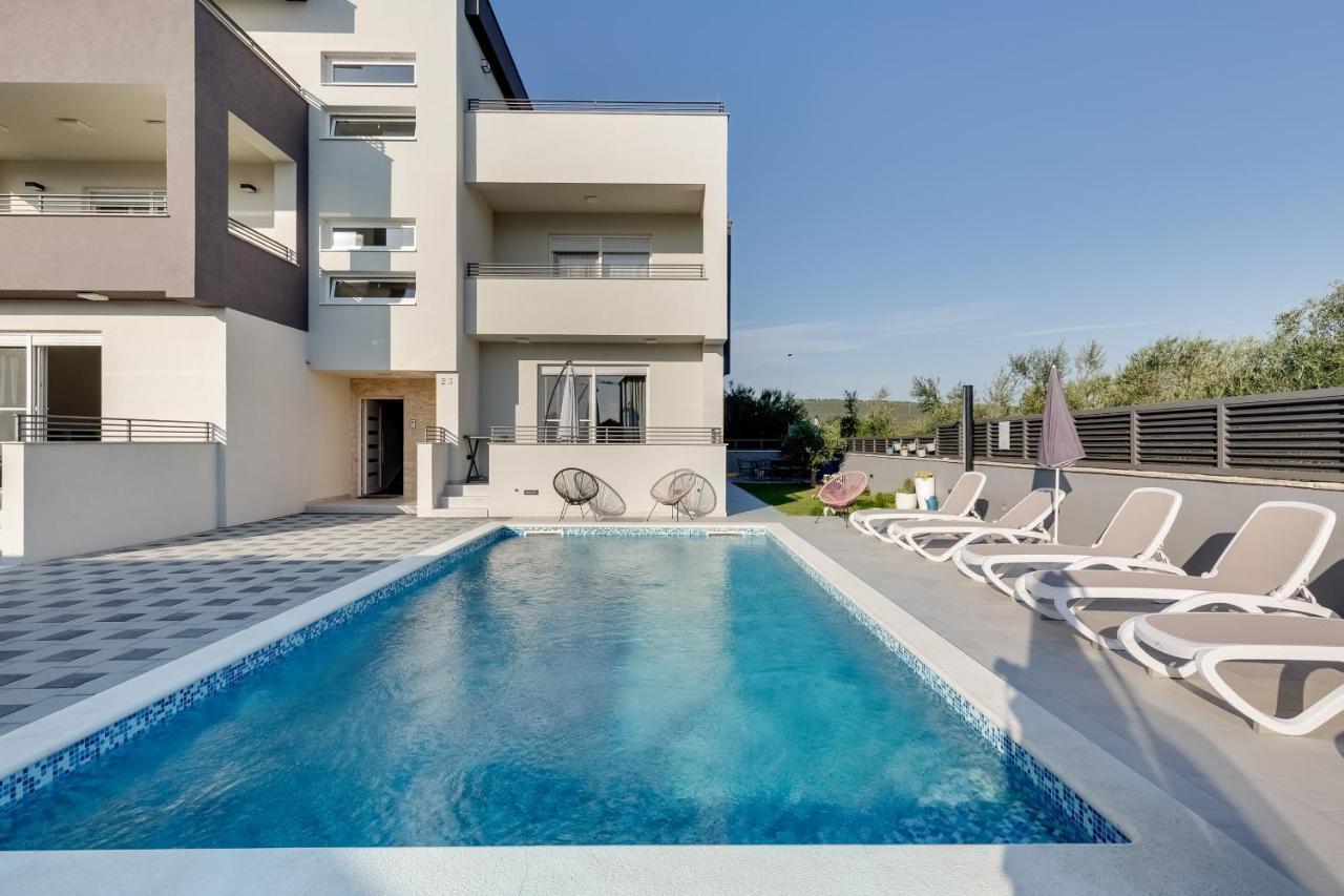 Apartments Evita Бибинє Екстер'єр фото