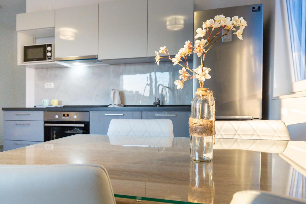 Apartments Evita Бибинє Екстер'єр фото