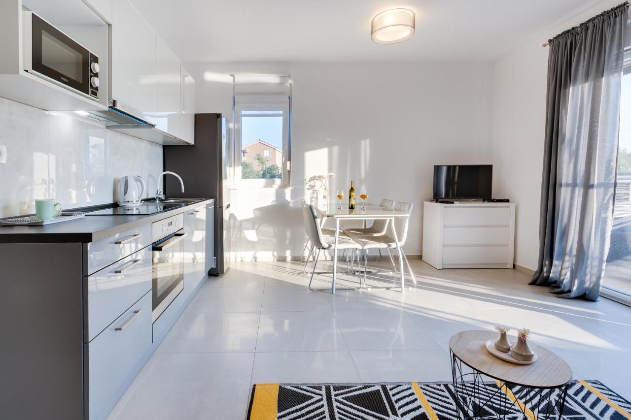 Apartments Evita Бибинє Екстер'єр фото