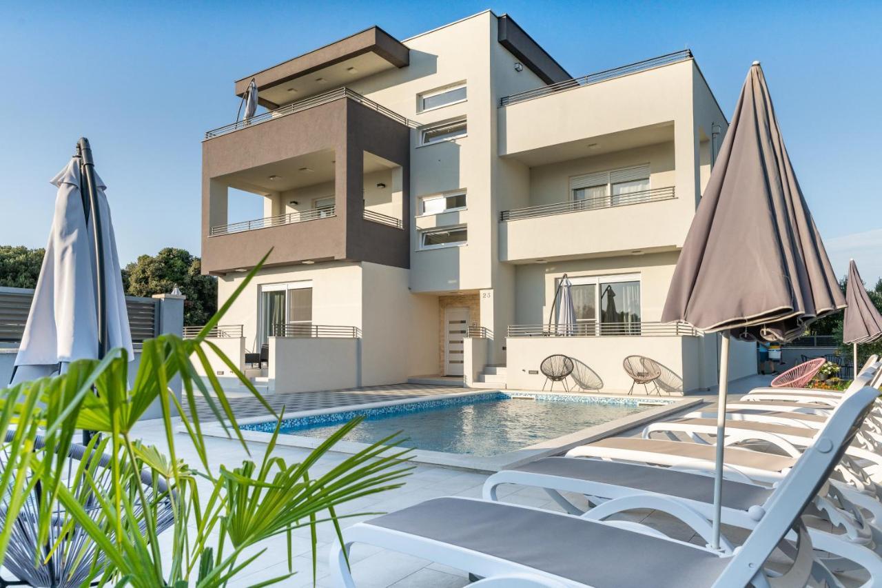 Apartments Evita Бибинє Екстер'єр фото