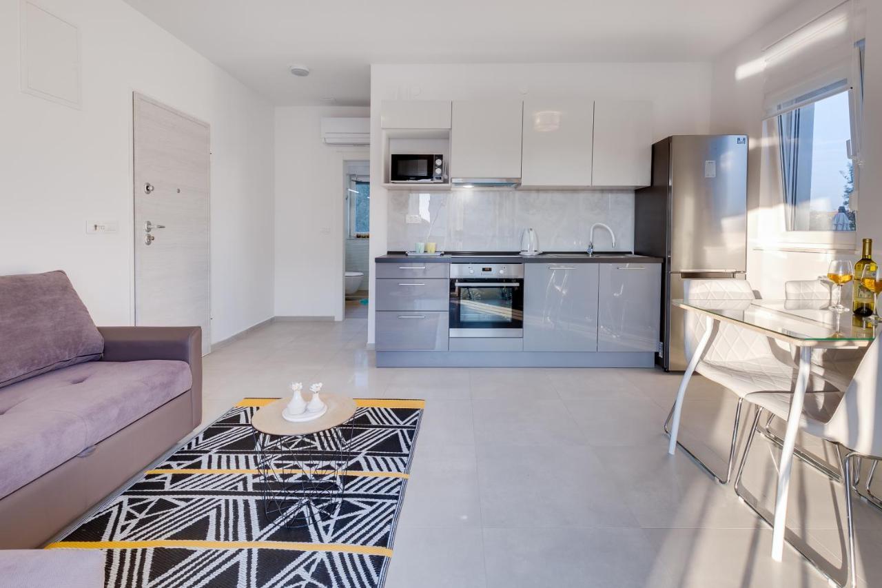 Apartments Evita Бибинє Екстер'єр фото