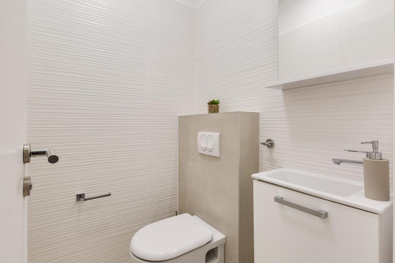 Apartments Evita Бибинє Екстер'єр фото
