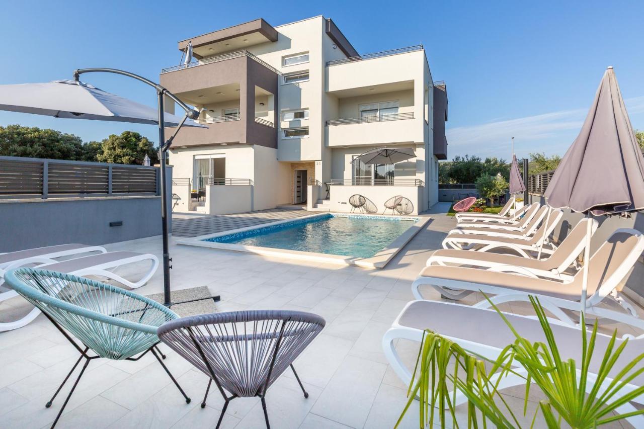 Apartments Evita Бибинє Екстер'єр фото