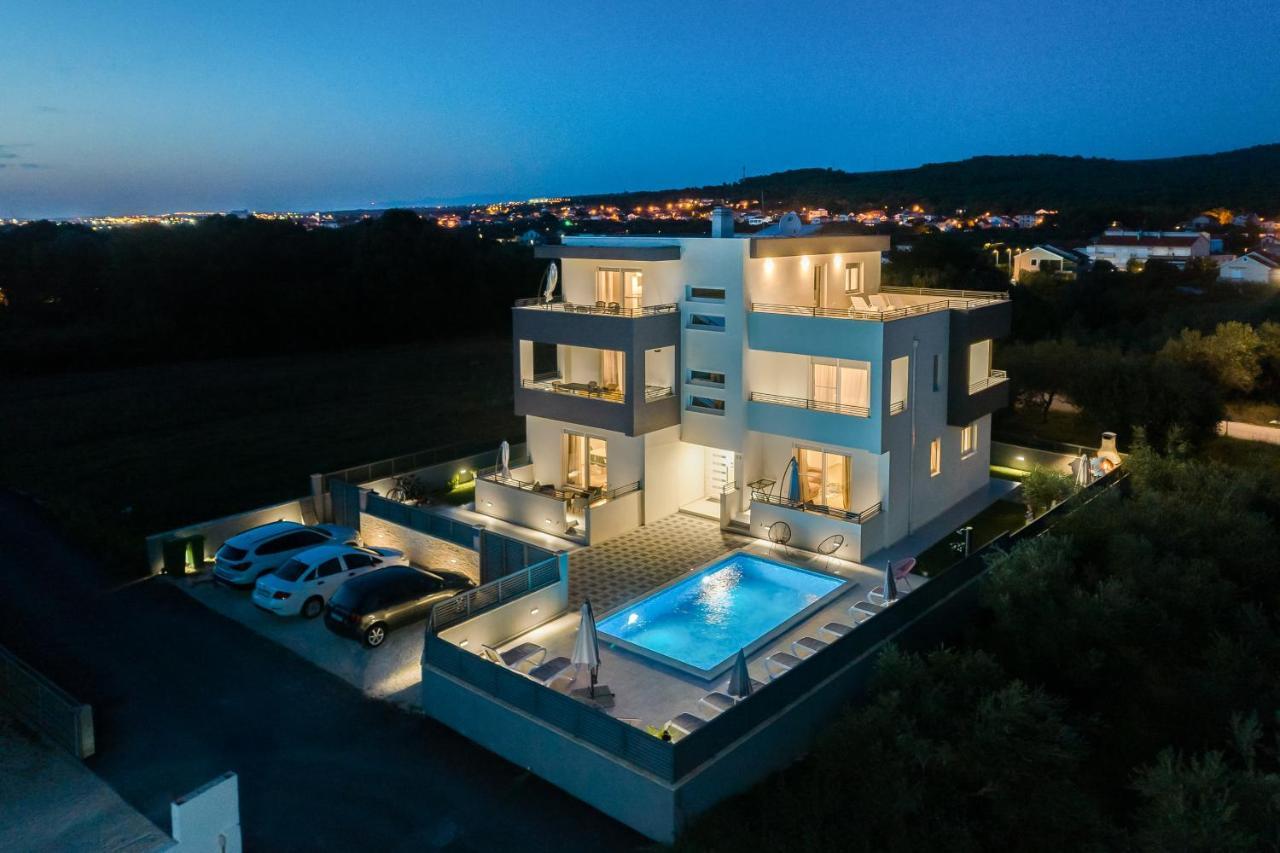 Apartments Evita Бибинє Екстер'єр фото