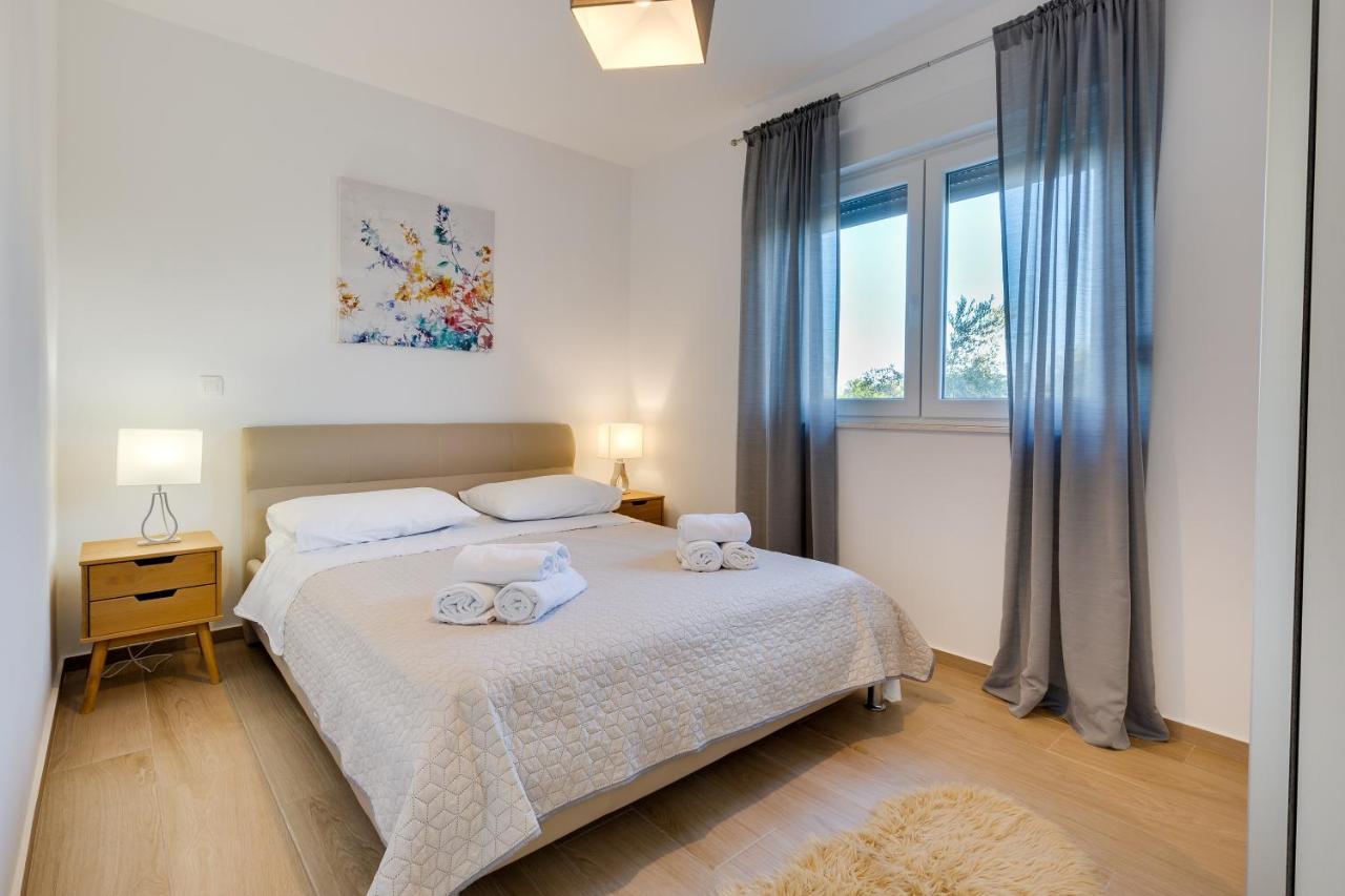 Apartments Evita Бибинє Екстер'єр фото