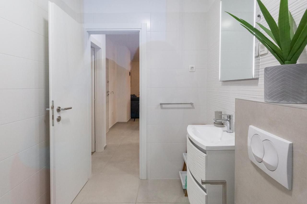 Apartments Evita Бибинє Екстер'єр фото